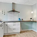 3 Bedroom Beautiful In Holiday home *